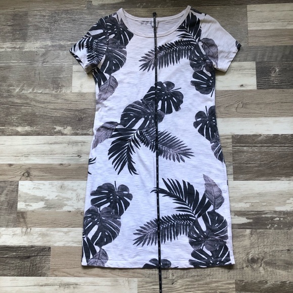 EUC Old Navy Leaf Print T-Shirt Dress - Picture 6 of 12